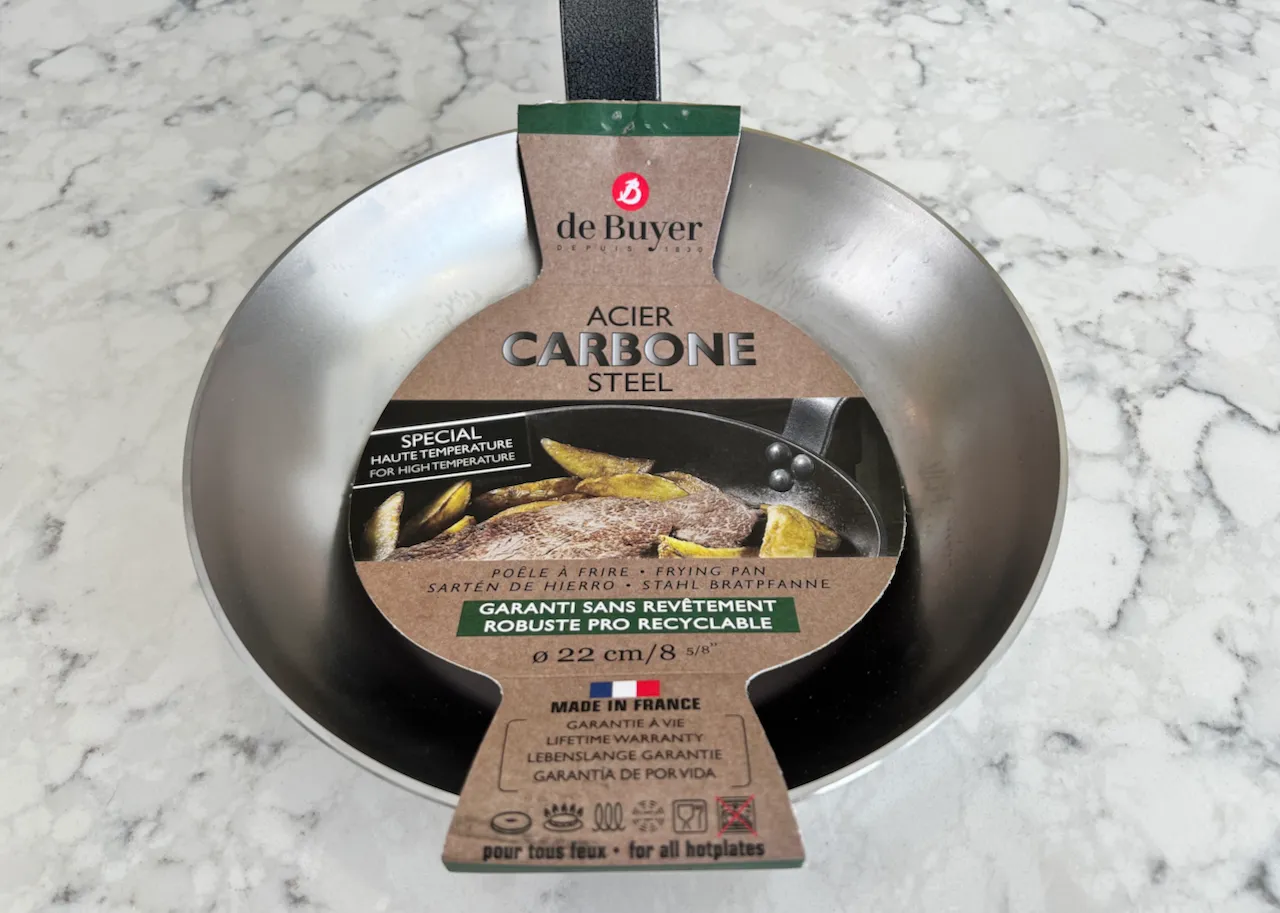 Carbone Plus 22cm Pan