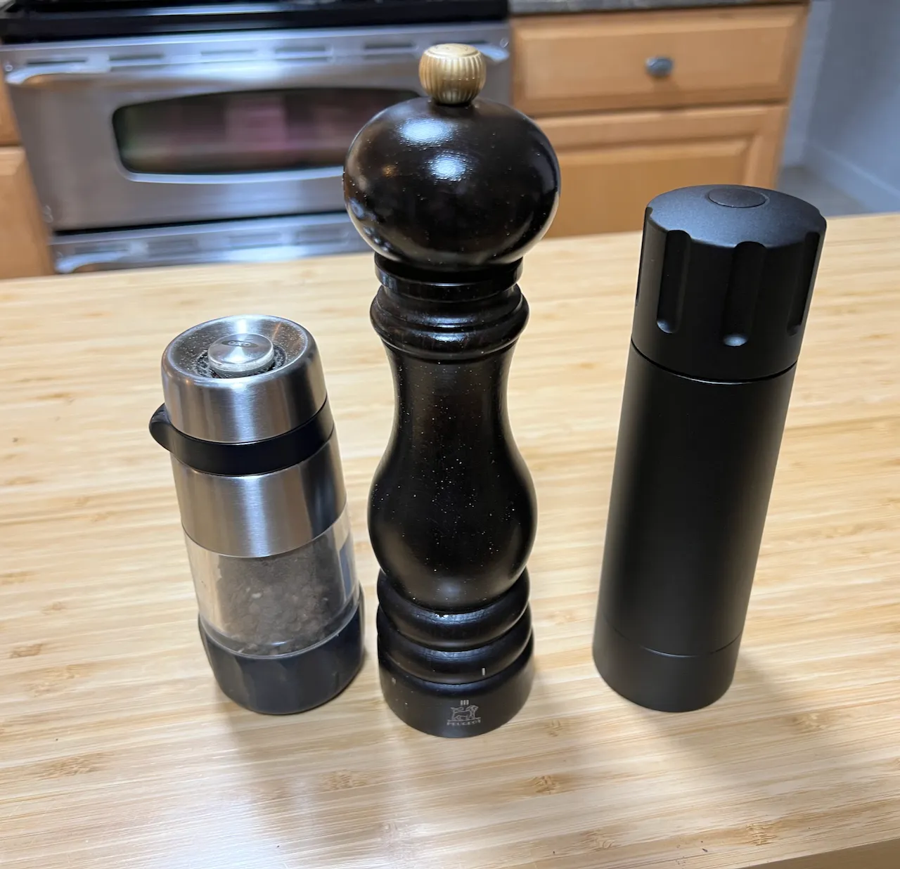 Pepper grinders standing up